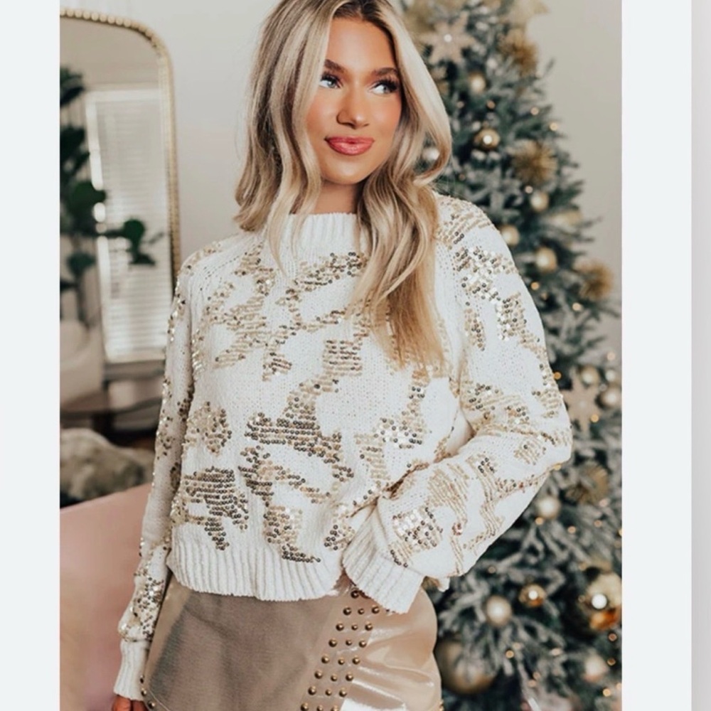 White and Gold Women's Sweater